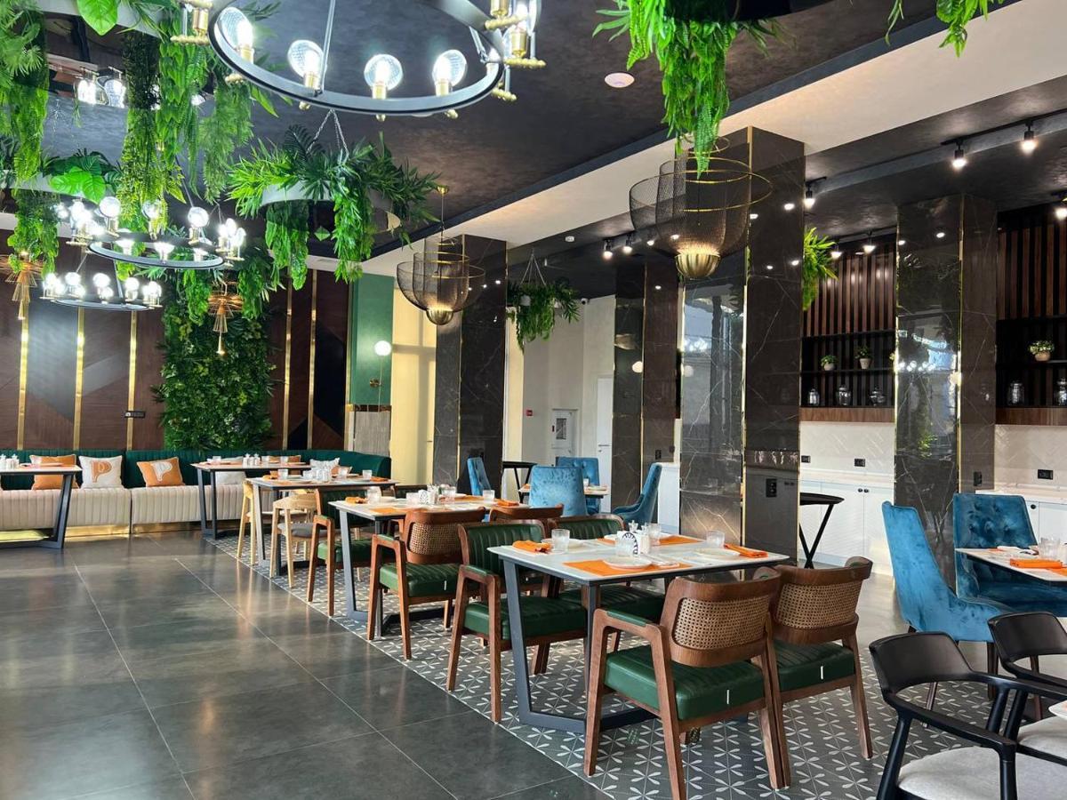 Cosmopolitan Hotel Szymkent Zewnętrze zdjęcie
