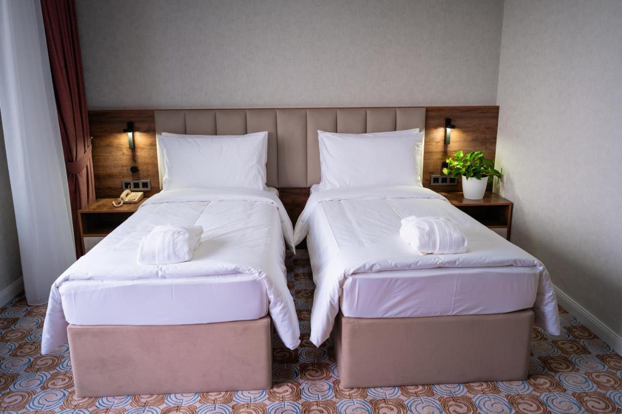 Cosmopolitan Hotel Szymkent Zewnętrze zdjęcie