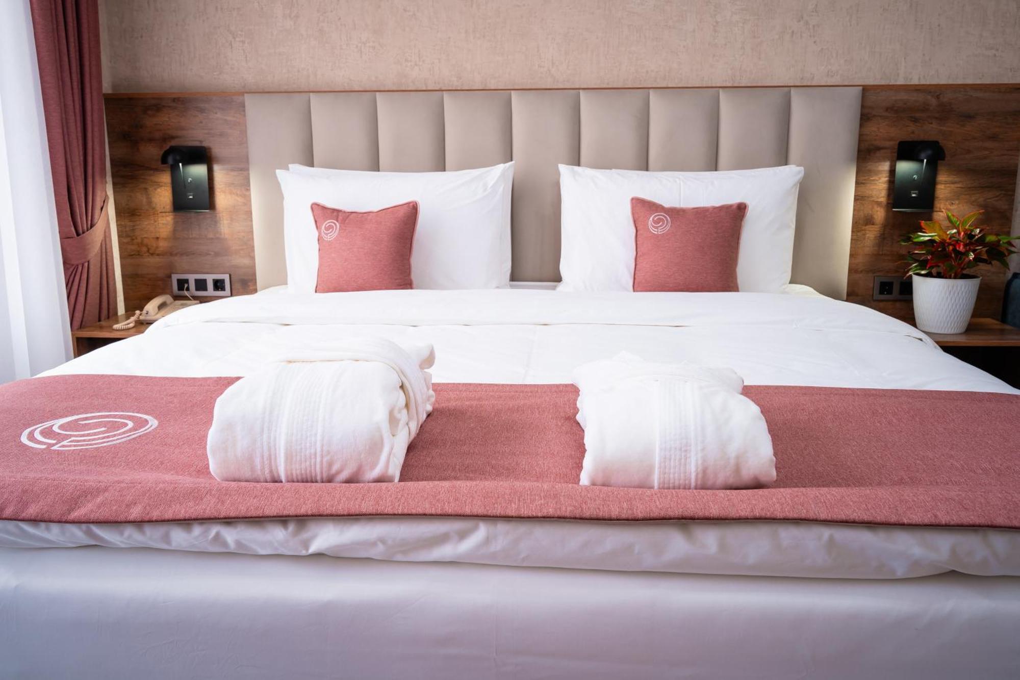 Cosmopolitan Hotel Szymkent Zewnętrze zdjęcie