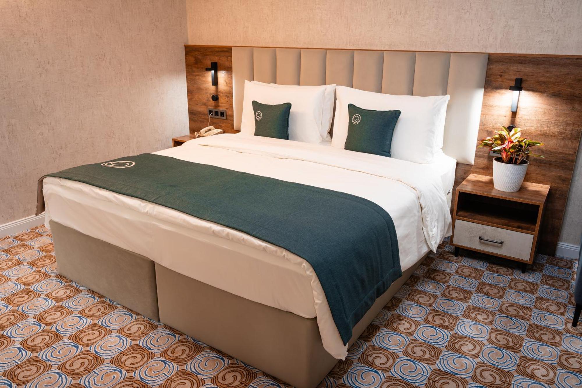Cosmopolitan Hotel Szymkent Zewnętrze zdjęcie
